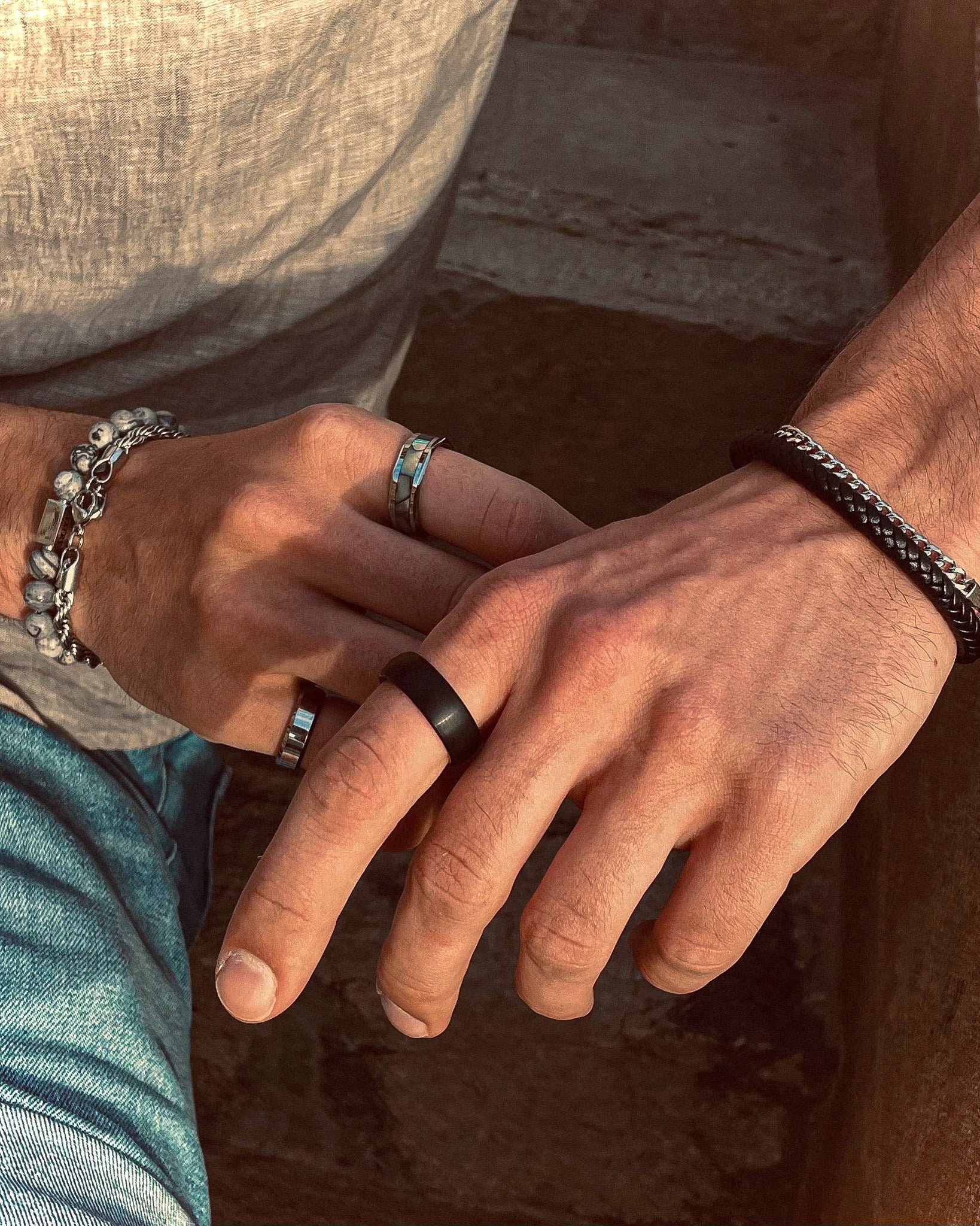 <tc>Ring -</tc> Black Sand