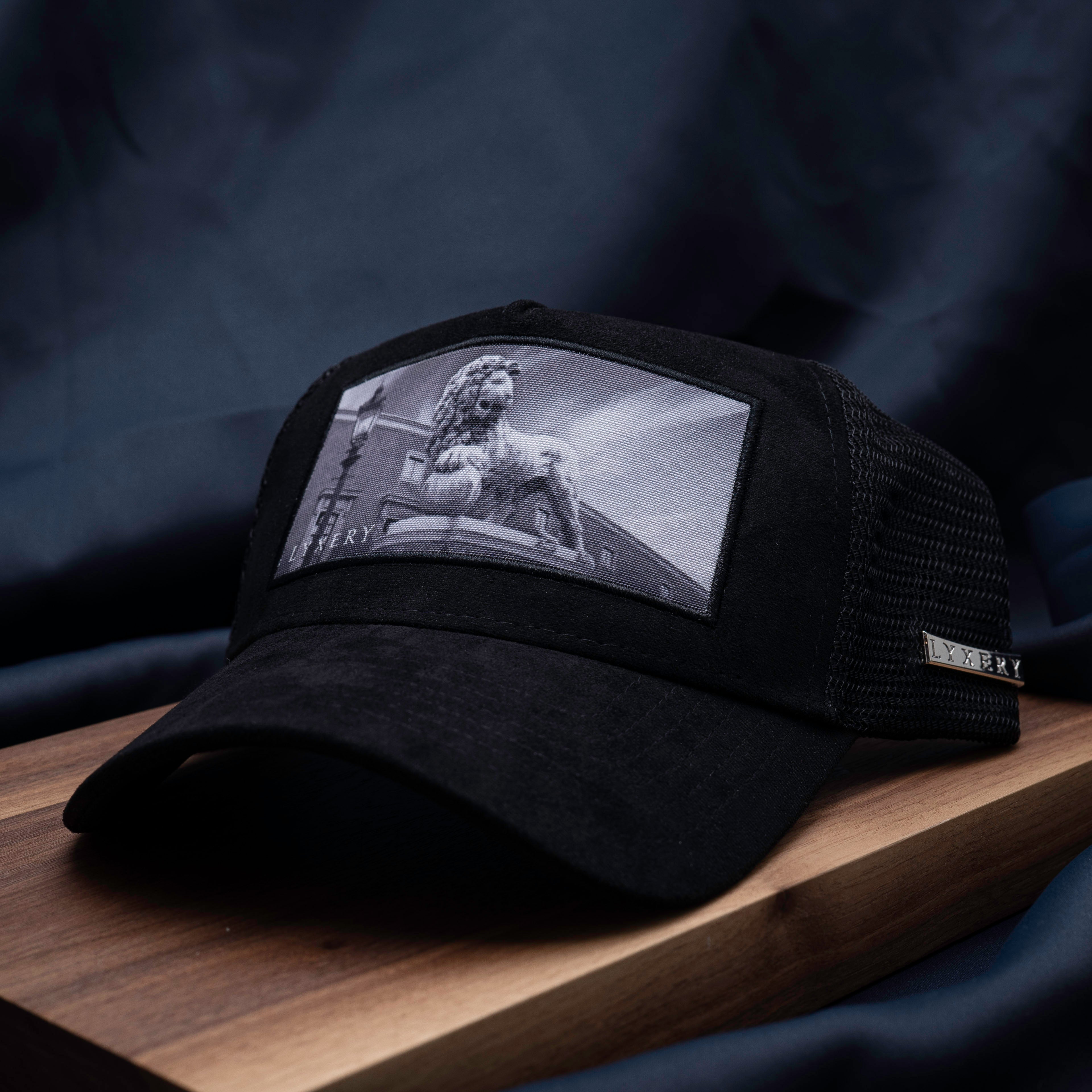 Lion Black