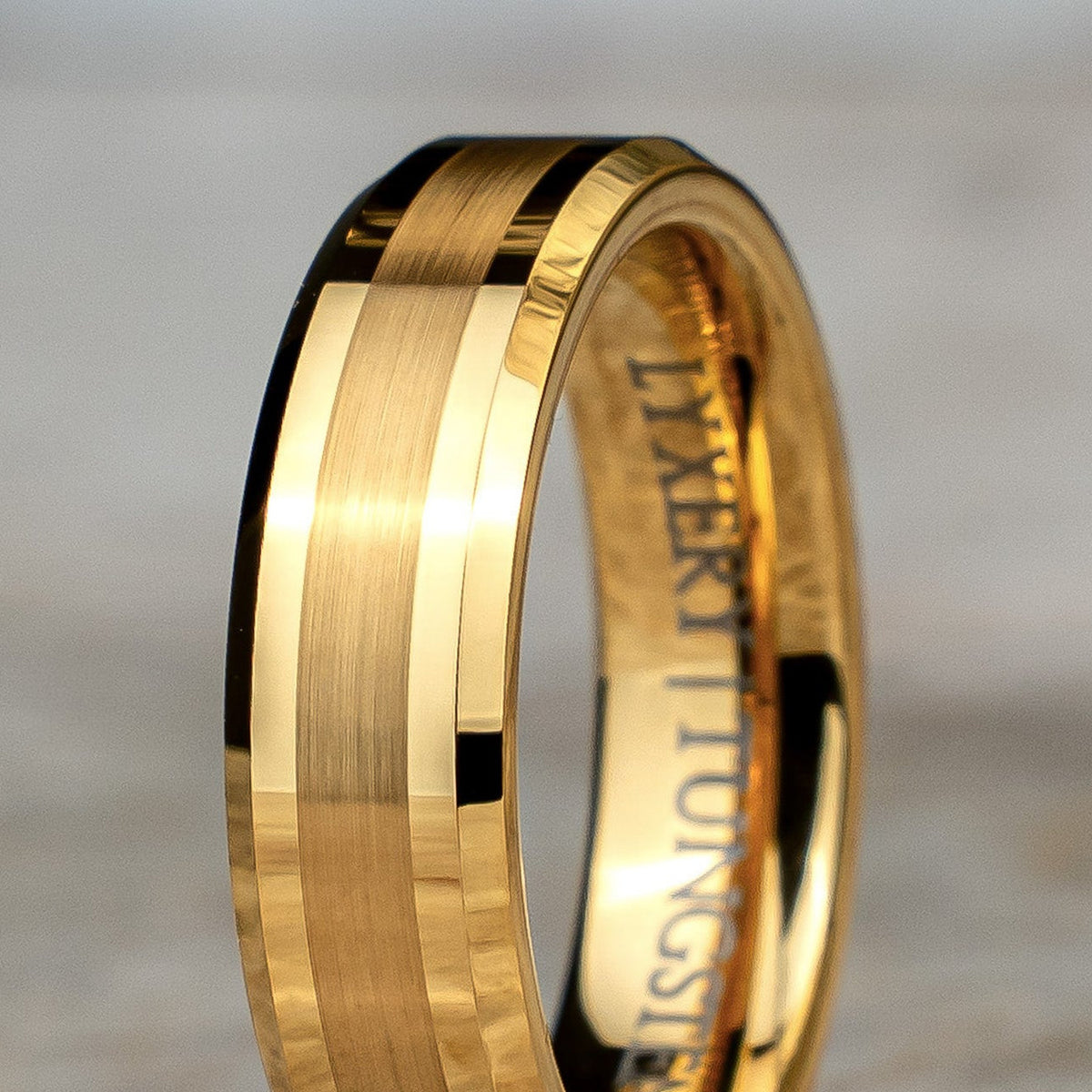 Stripe guld 6mm – närbild på detaljerna