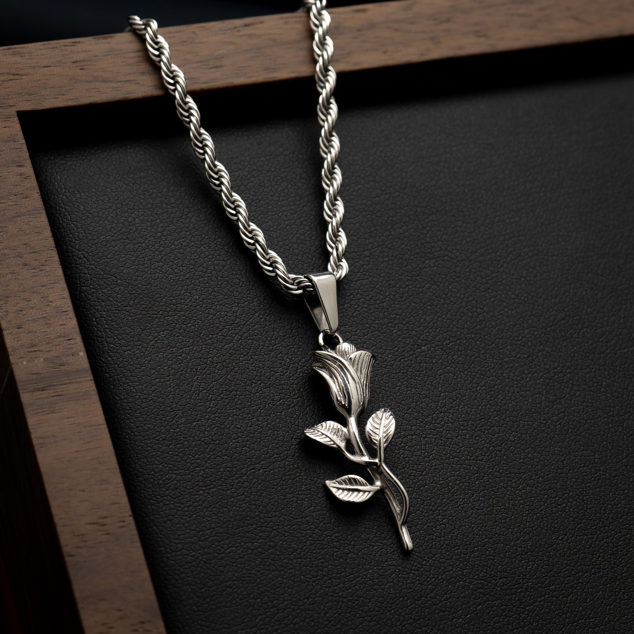 <tc>Pendant -</tc> Rose Silver