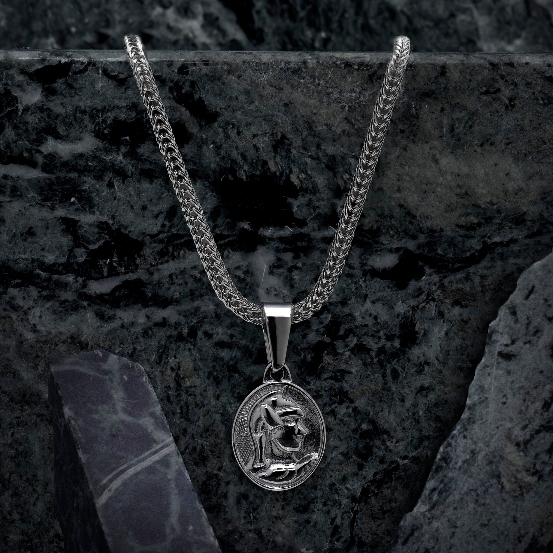 <tc>Pendant -</tc> Spartan Silver